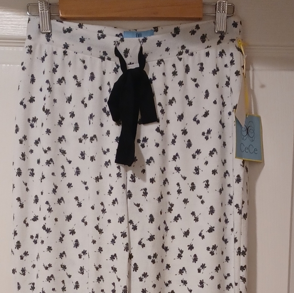 CeCe Holiday Ecru Soft pajamas Jogger Pants Casual - Picture 13 of 13